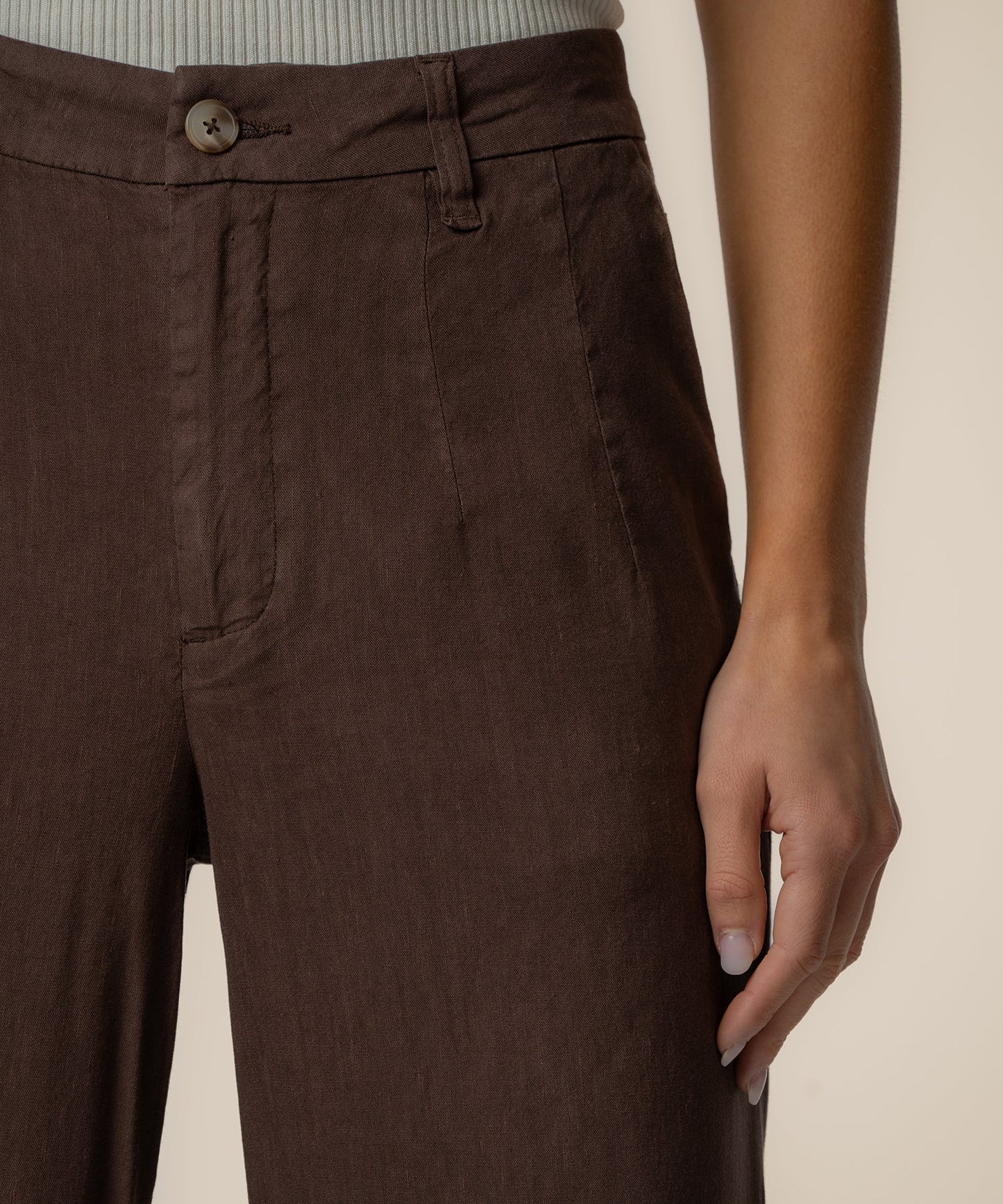 Kut | Meg Linen High Rise Wide Straight Leg in Chocolate