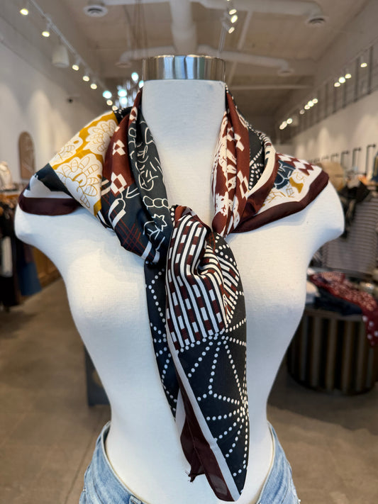 VIBRANT FLORAL GEOMETRIC PATTERN SCARF